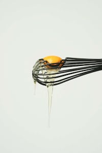 Yolk Eradicating Whisks Image 4