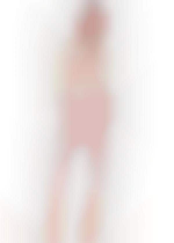 Pale Romantic Fashion