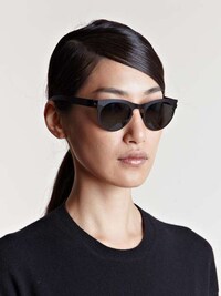 Lightweight Minimalist Sunglasses Image 4