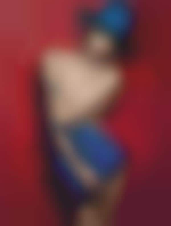 Boldly Bare-Skinned Photoshoots