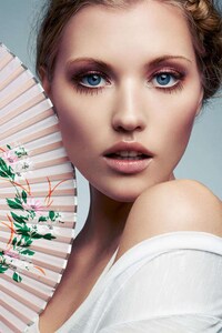 Blossoming Beauty Photoshoots Image 2
