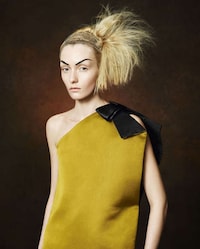 Eccentric Socialite Shoots Image 5