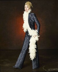 Eccentric Socialite Shoots Image 6
