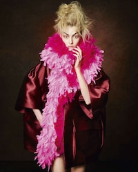 Eccentric Socialite Shoots Image 8