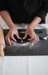 DIY Hidden Text Cakes Image 3