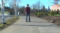 Futuristic Hovercraft Skateboards Image 6