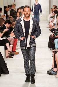 Couture Cricket Catwalks Image 4