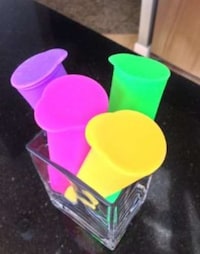 Squeeze-Tube Freezie Molds Image 5