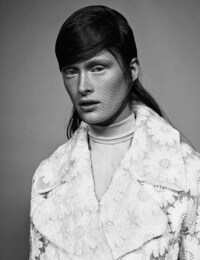 Waif-Like Alabaster Fashion Image 5
