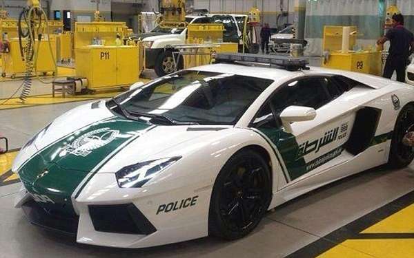 15 Daring Dubai Automotive Features