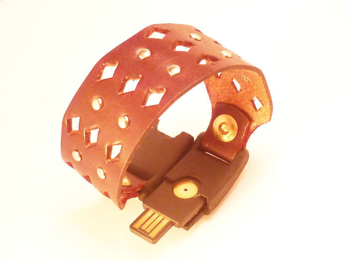 Portable Tech Storage Jewellery