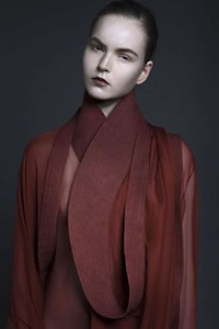 Darkly Feminine Fashion Image 3