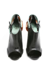 Racy Footwear Ads Image 7