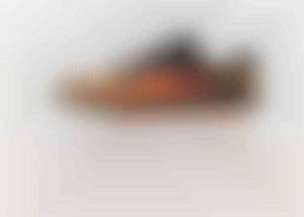 Barefoot-Simulating Soccer Footware
