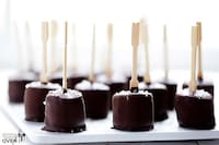 Salted Frozen Banana Sweets Image 2