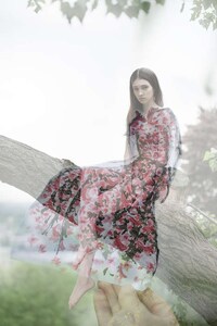 Paper Doll-Like Photography Image 5