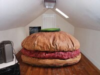 Poorly Placed Art Blogs Image 2