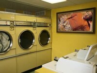 Poorly Placed Art Blogs Image 7