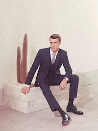 Suavely Charismatic Gentlemen