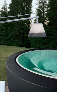 Hottub-Like Swimming Pools Image 3