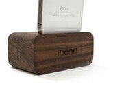 Sleek Wooden Phone Speakers Image 3