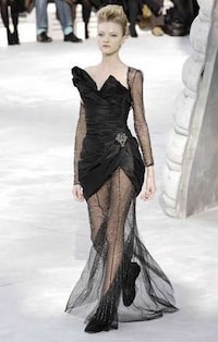 Exuberant Couture Stages Image 4