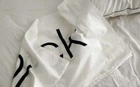 Vulgarity-Printed Pillow Cases Image 6