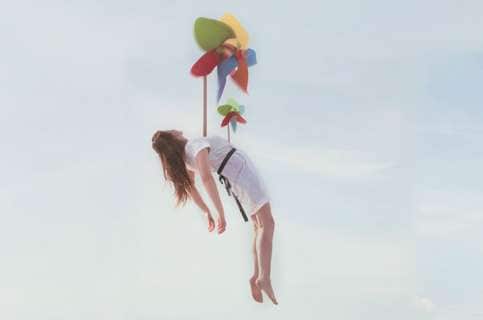 60 Surreally Suspended Photoshoots
