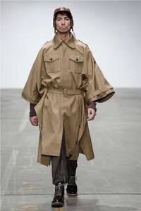 Eccentric Aviator Catwalks Image 4