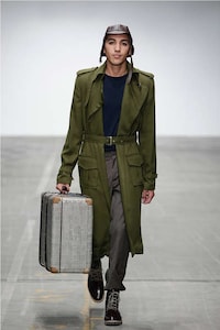 Eccentric Aviator Catwalks Image 5