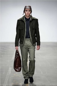 Eccentric Aviator Catwalks Image 7