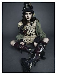 Glittering Grunge Photo Shoots Image 7