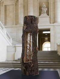 Off-Putting Tree Sculptures Image 7