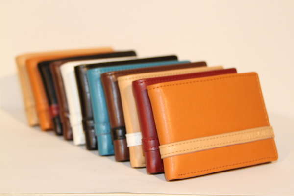 45 Chic Father's Day Wallets