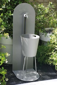 Clever Gardening Stations Image 4