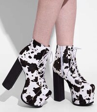 Edgy Farmer-Approved Footwear Image 2
