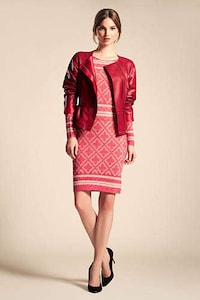 Feminine 50s-Inspired Couture Image 7