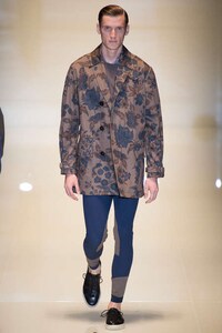 Juxtaposingly Practical Menswear Image 6