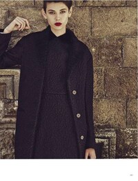 Elegant Aristocratic Eveningwear Image 6