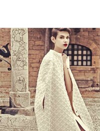 Elegant Aristocratic Eveningwear Image 8