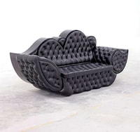 Graffiti-Style Sofas Image 5
