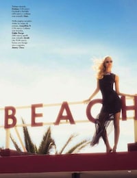 Chic Business-Like Beachwear Image 8