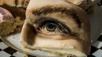 Hyperrealisitc Serial Killer Cakes Image 6