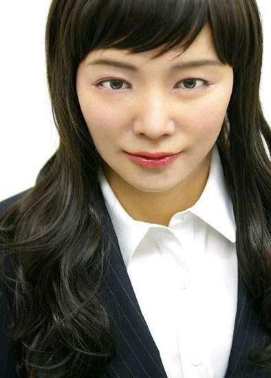 27 Futuristic Fembot Features