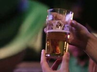 Beer Goggle Pint Glasses Image 8