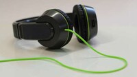 Phone-Charging Headphones Image 2