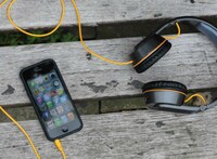 Phone-Charging Headphones Image 4