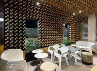 Upscale Fast Food Cafes Image 3