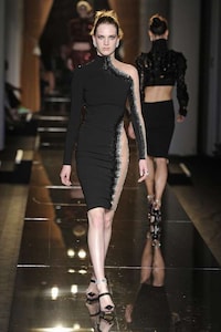 Illusory Floating Fabric Garments Image 2