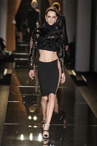 Illusory Floating Fabric Garments Image 3